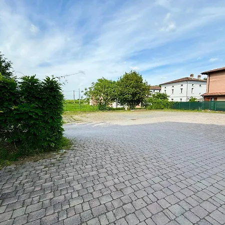 Intero Con Giardino In Palazzo Del 1600 Apartmán *