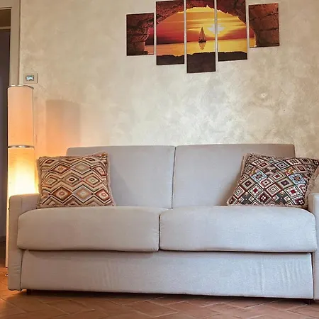 Intero Con Giardino In Palazzo Del 1600 Apartment *