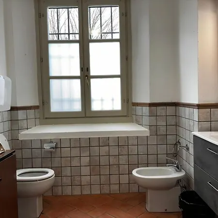Appartement Intero Con Giardino In Palazzo Del 1600 *