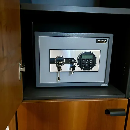 Intero Con Giardino In Palazzo Del 1600