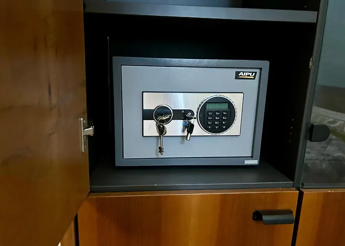 Intero Con Giardino In Palazzo Del 1600